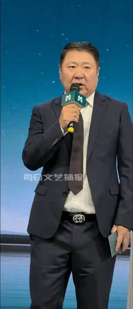 「 播报· 看现场」博纳影业集团董事长于冬宣布