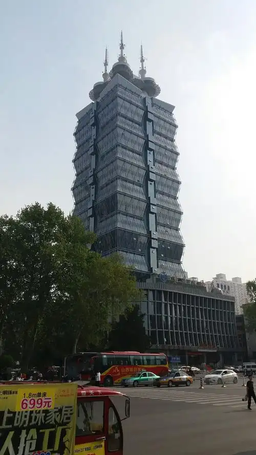 河南省洛阳市西工区人民西路靠近洛阳碑志拓片博物馆天气预报