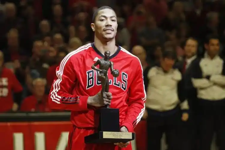 当年22岁的罗斯,是如何成为最年轻mvp的?