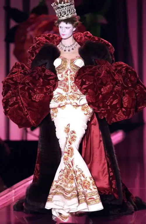 海盗爷时期的dior华丽的像名利场