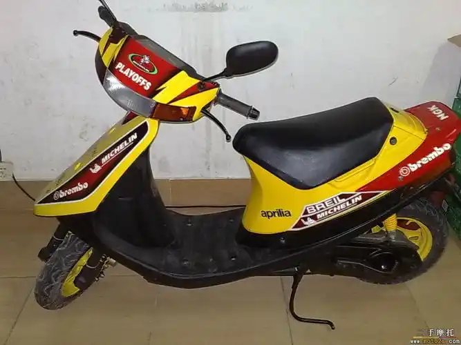 最新铃木50cc踏板车_铃木踏板车图片