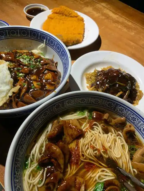 上海老弄堂面馆定西路店