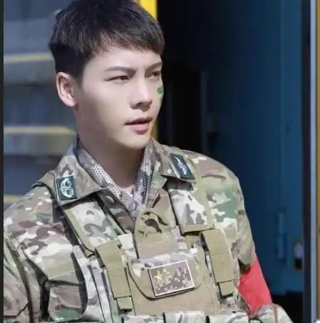 脸很长的男生,他选择的军人最帅发型都是好看的平头式的发型,这些军人