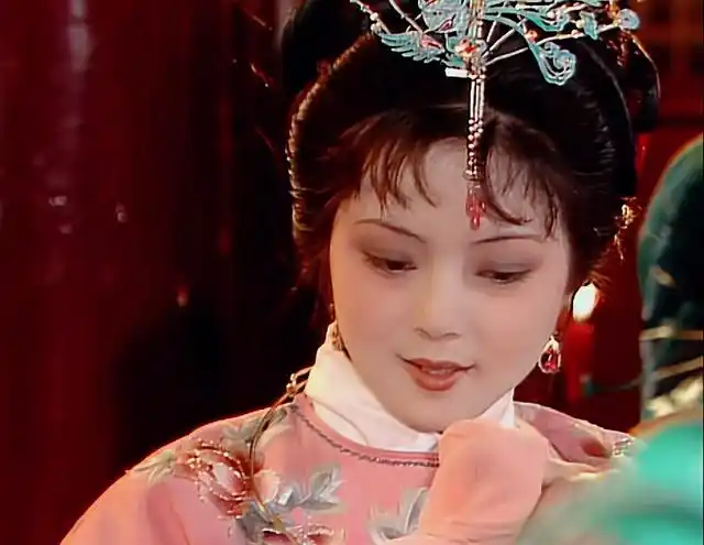 任是无情也动人—《红楼梦》薛宝钗人物描写的阅读记录与个人见解