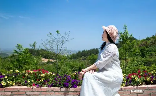 而是,从容的淡定,优雅的气质,智慧的力量!