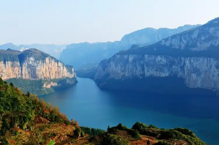 标题:乌江源百里画廊