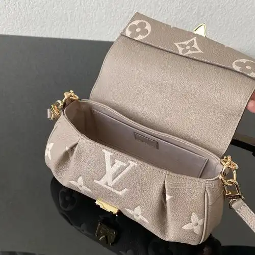 2021新款favourite云朵斜挎包 米色压花牛皮m45836_米兰时尚包包网