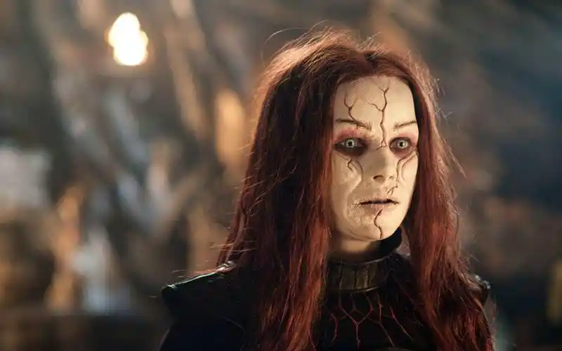 电影《女巫》的拍摄技巧,电影镜头是怎样表现的_观众_角色_恐惧