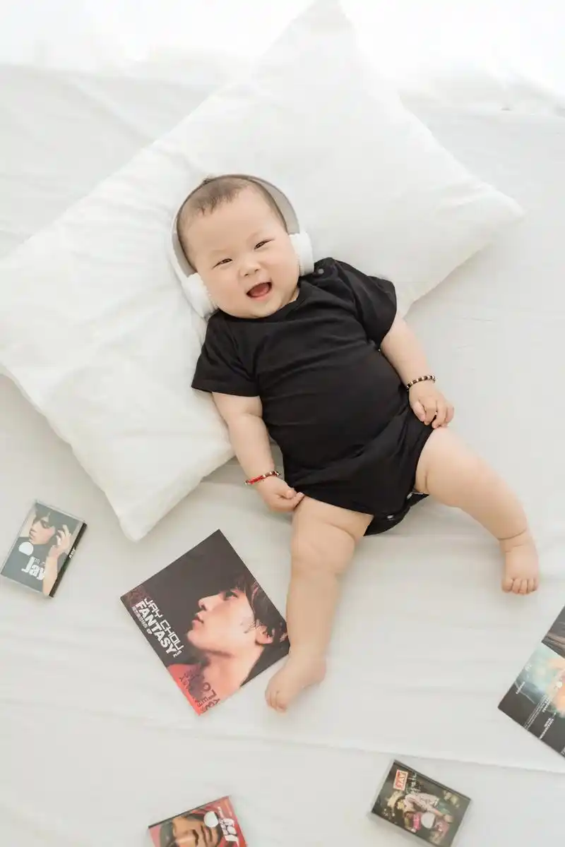 我的小男孩 #宝宝六个月 我的宝宝六个月了,恍恍惚惚