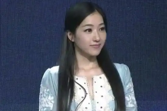 李莉娜非诚勿扰走红 神都牵不走众人不解