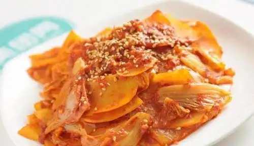 美食分享:肉末粑豌豆,辣白菜炒土豆片,麻辣串的家常做法