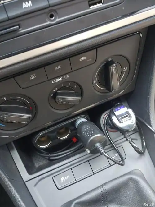 2017新朗逸点烟器就一个么