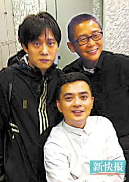 林夕(左)黄耀明与俞铮是好朋友