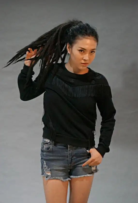 回顾毕夏:3年内丧母又丧夫,恩师汪峰承诺帮助她,履行承诺了吗