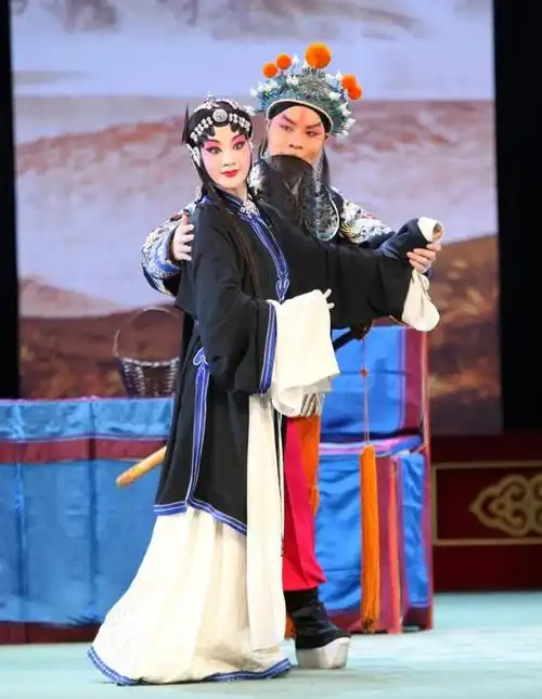 最新蓝月歌剧院表演(最新蓝月歌剧院表演 县城)-天晟网