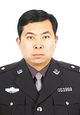 胡海波:披肝沥胆写忠诚