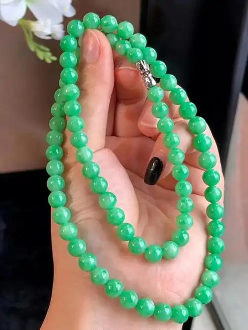 满绿珠链,珠圆玉润～满绿翡翠珠链92底子细腻水润,专注高端品质
