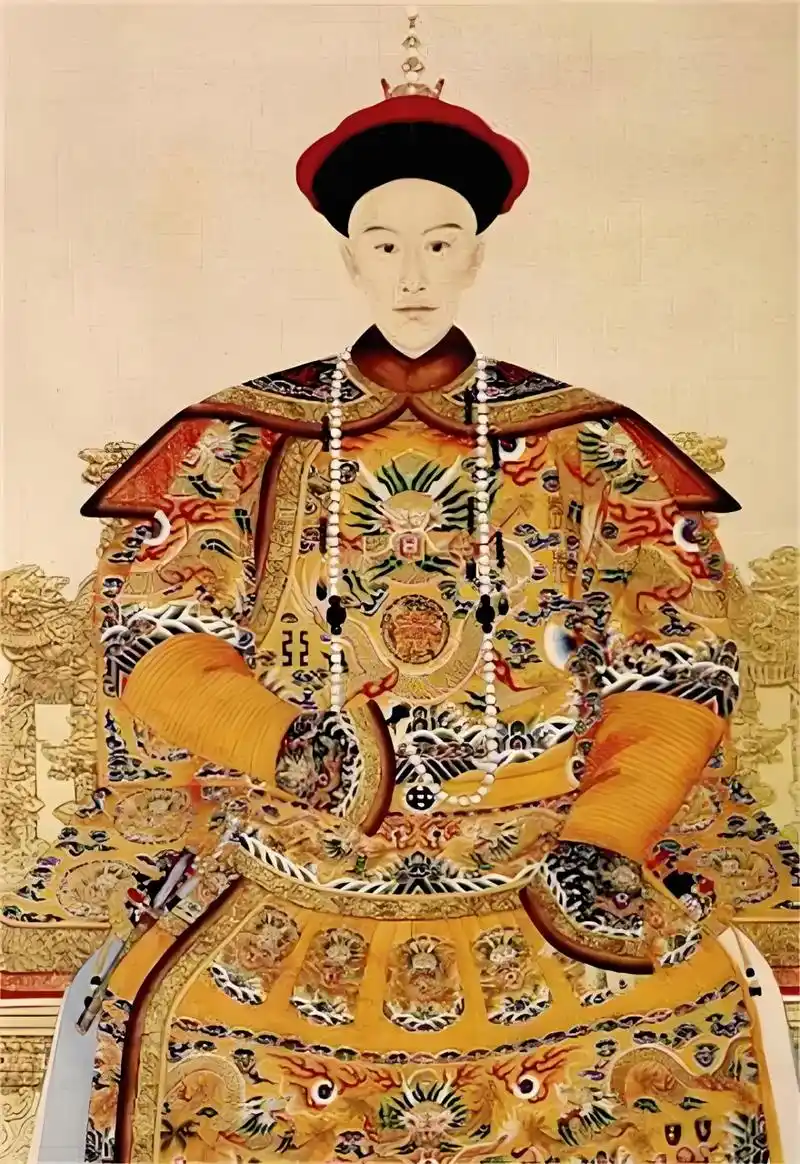 02光绪皇帝:光绪皇帝是清朝的第十一位皇帝,他在位期间,清朝面临着