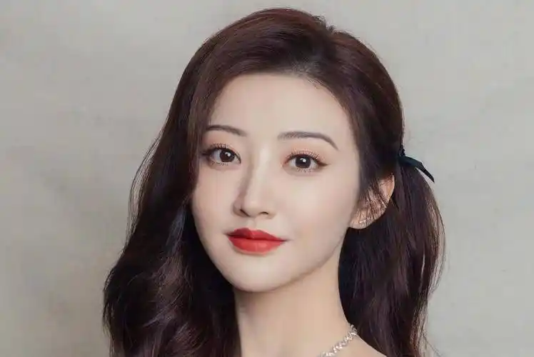 原创景甜根本不是浓颜系美女她是标准的正统大牡丹长相