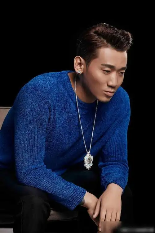 扎西平措演唱冬奥会优秀歌曲《银色花火》用歌声传递冰雪文化