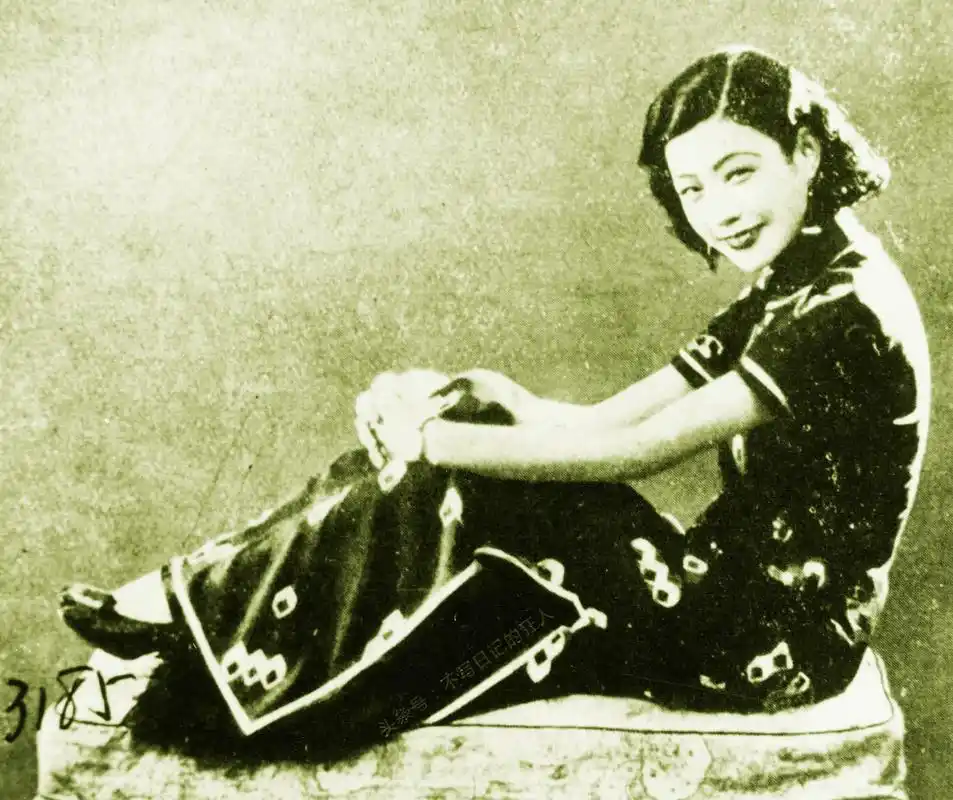 7张罕见的阮玲玉老照片,图2拿着网球拍,最后三张是她的剧照