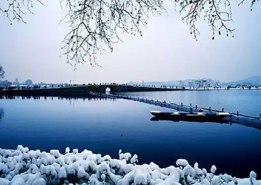 文章 资讯频道 图库 最美景点   白堤,苏堤把西湖分成外西湖,西里湖