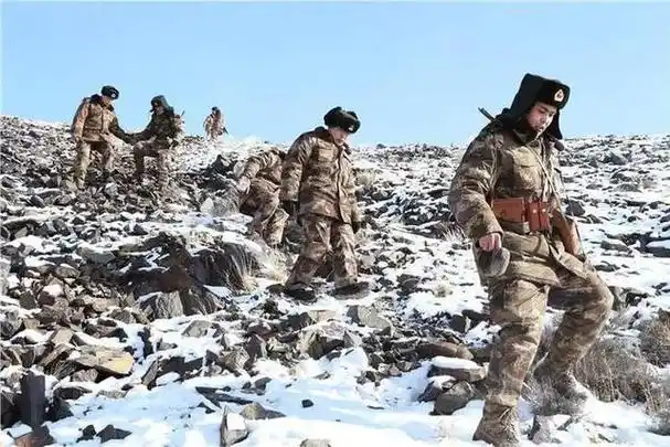 解放军全新钛水壶,真是"钛"高级了,从小装备见证大国崛起!