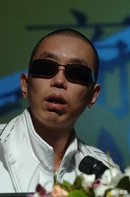 风雨中的史玉柱再遭股权冻结17亿元