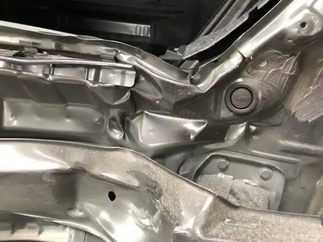 【图】这样的后围板是切割还是钣金?_雅阁论坛_汽车之家论坛