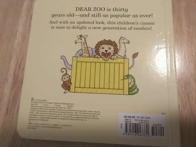 这时我们翻到了封底,我们看看到底有几只动物呢?