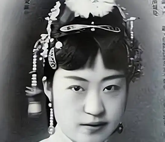 张学良晚年,回忆溥杰前妻唐怡莹:要不是她太混蛋,我肯定会娶她