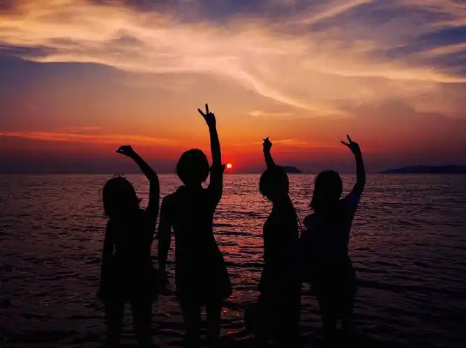 1/127你拍过最美的夕阳闺蜜剪影逆光旅行还没有人打赏,快来当第一个