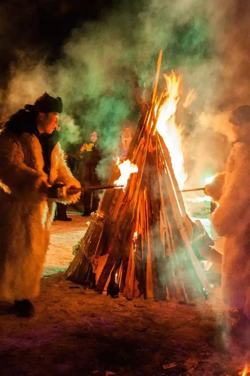 冰雪草原篝火晚会