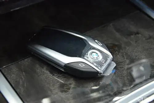 【宝马7系2016款740li 领先型钥匙汽车图片-汽车图片大全】-易车