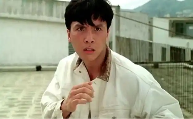 8年后凭借《黄飞鸿2》获得香港电影金像奖最佳男配角提名,从此声名