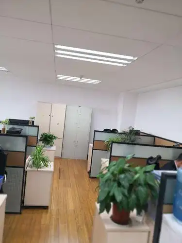 安检站综合办开展办公室环境卫生检查工作