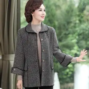 中老年人女装秋衣外穿宽松2020新款洋气上衣中年妈妈秋装外套时尚