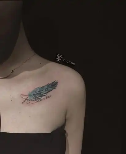 周忆刺青 羽毛纹身 锁骨纹身 北京三里屯纹身