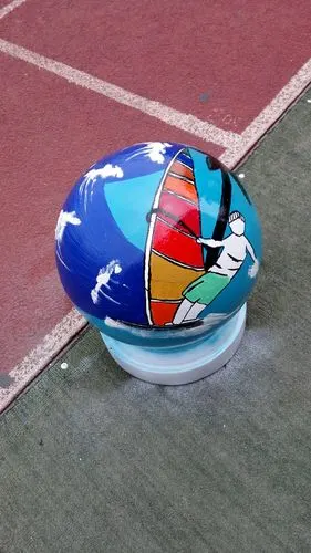 让石头"活"起来～艺术设计专业部进行"创意石球"绘制活动