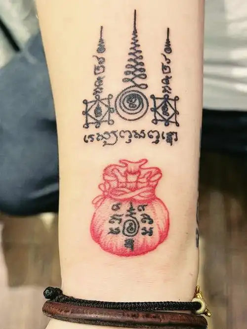 都是刺的哪款刺符哈哈哈我们这里最受欢迎的还是五条经文#泰国纹身