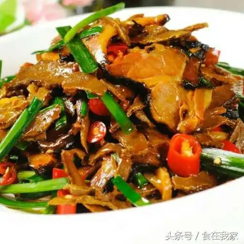 烟笋炒腊肉(过年家宴上必不可少的一道菜)