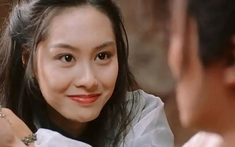 "朱茵这个眨眼杀,还有多少人记得,逝去的青春"