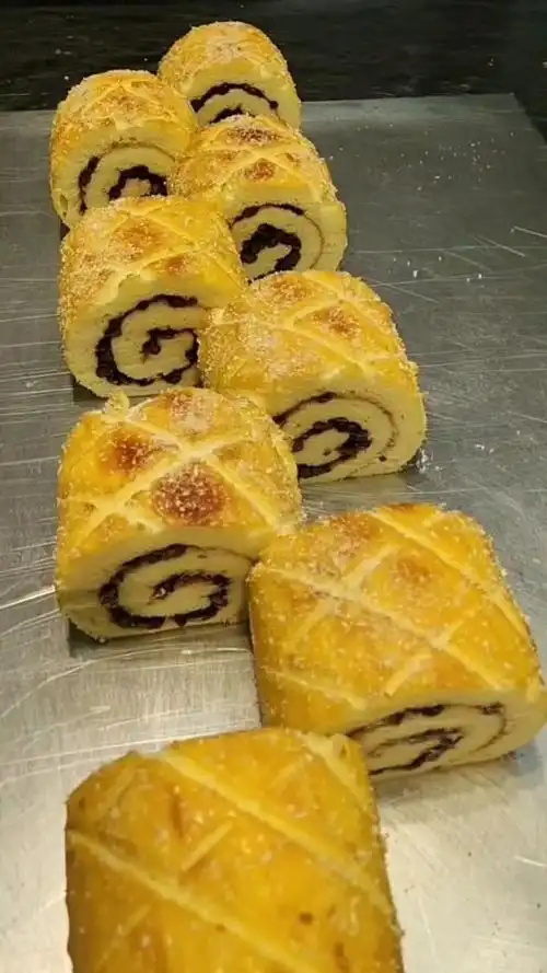 超好吃的菠萝卷面包,上面这一层酥皮真绝了