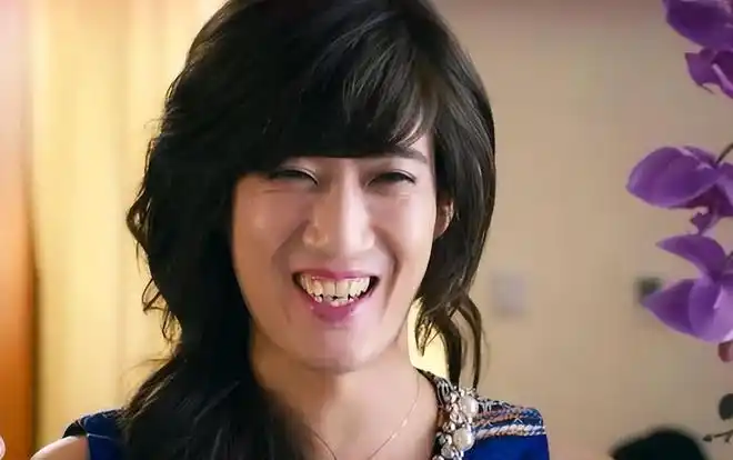 脱掉长褂扮女装常远在追求什么