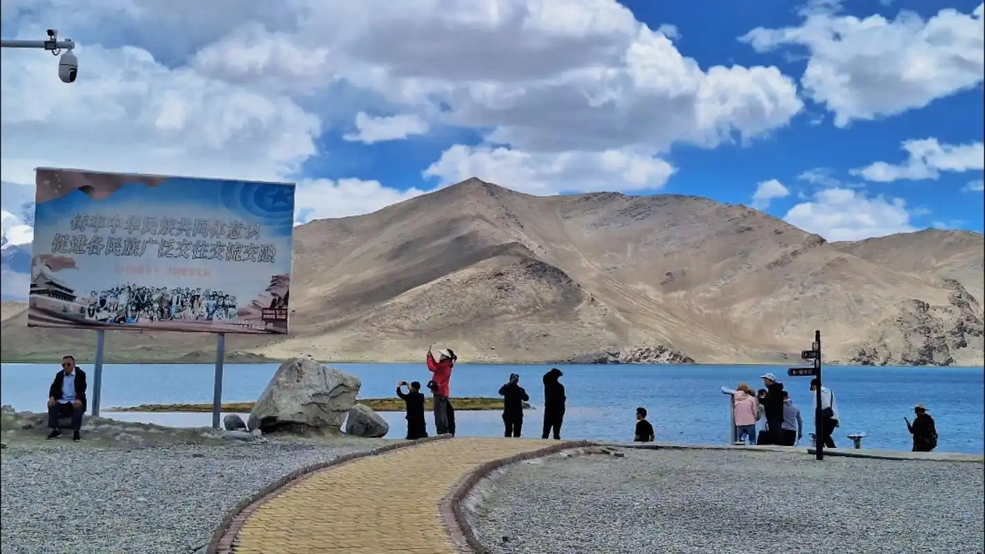 南疆风情之旅～慕士塔格峰山下的喀拉库勒湖