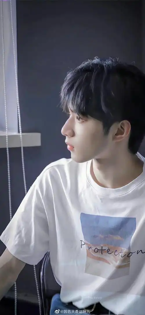 刘耀文屏保#来看一些刘耀文很适合做屏保的氛围感神图!