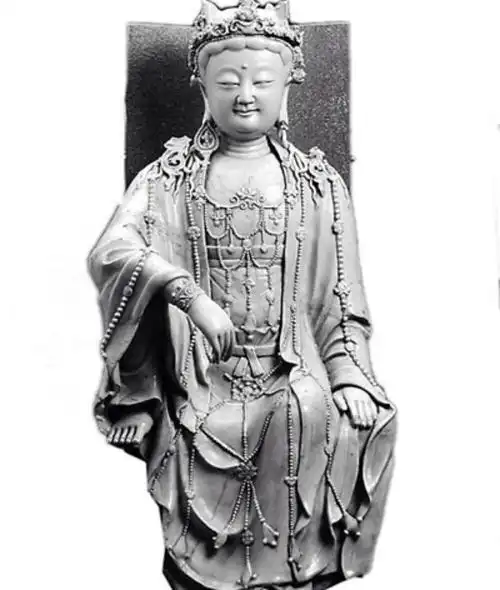 元代景德镇窑青白釉水月观音菩萨像