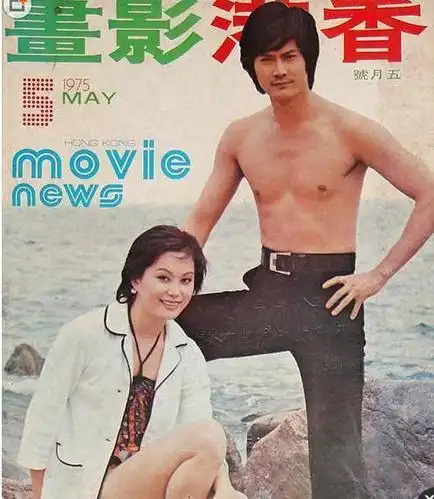 也在后面出力,不仅提供了大量的黑帮素材,而邓光荣导演的电影《出册》