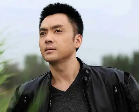 【图】萧剑还珠格格中扮演者是谁 气质熟男朱宏嘉曾与唐一菲传绯闻