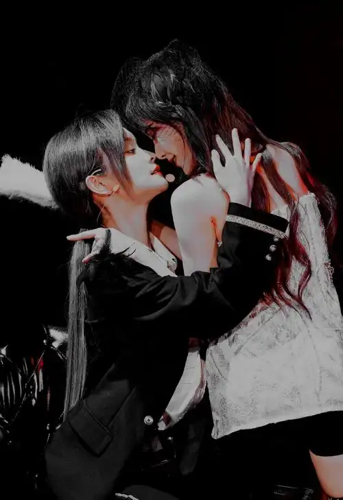 惦念(二)鹿团胖胖关注打开新页热度(876)评论(48)推荐水璇snh48同人文